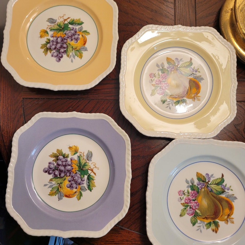 I. Godinger & Co Square Plates